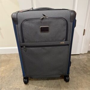 Tumi Short Trip Expandable 4 Wheel Packing Case - NWT